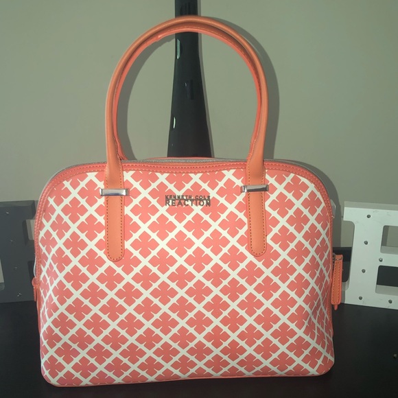 Kenneth Cole reaction handbag - Picture 1 of 3